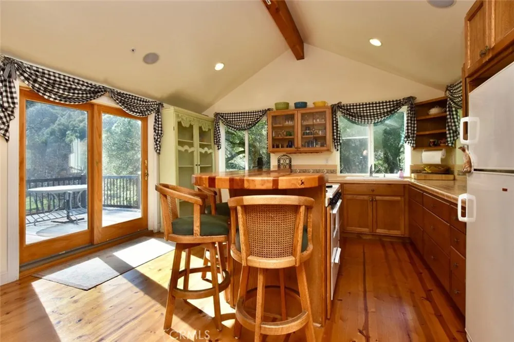 76450 Deer Pass Road Bradley, CA 93426