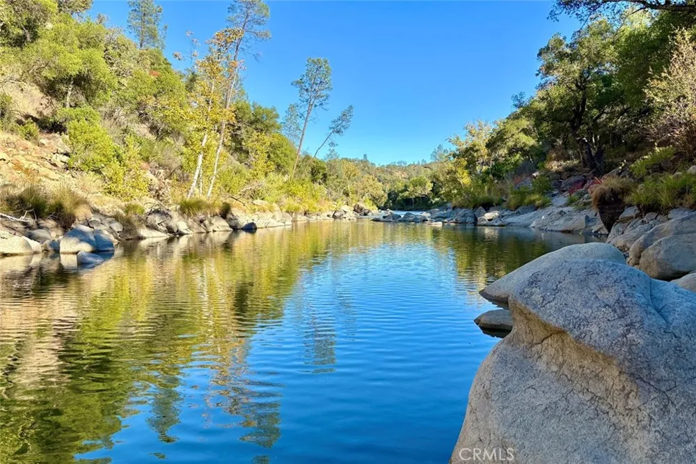 76450 Deer Pass Road Bradley, CA 93426