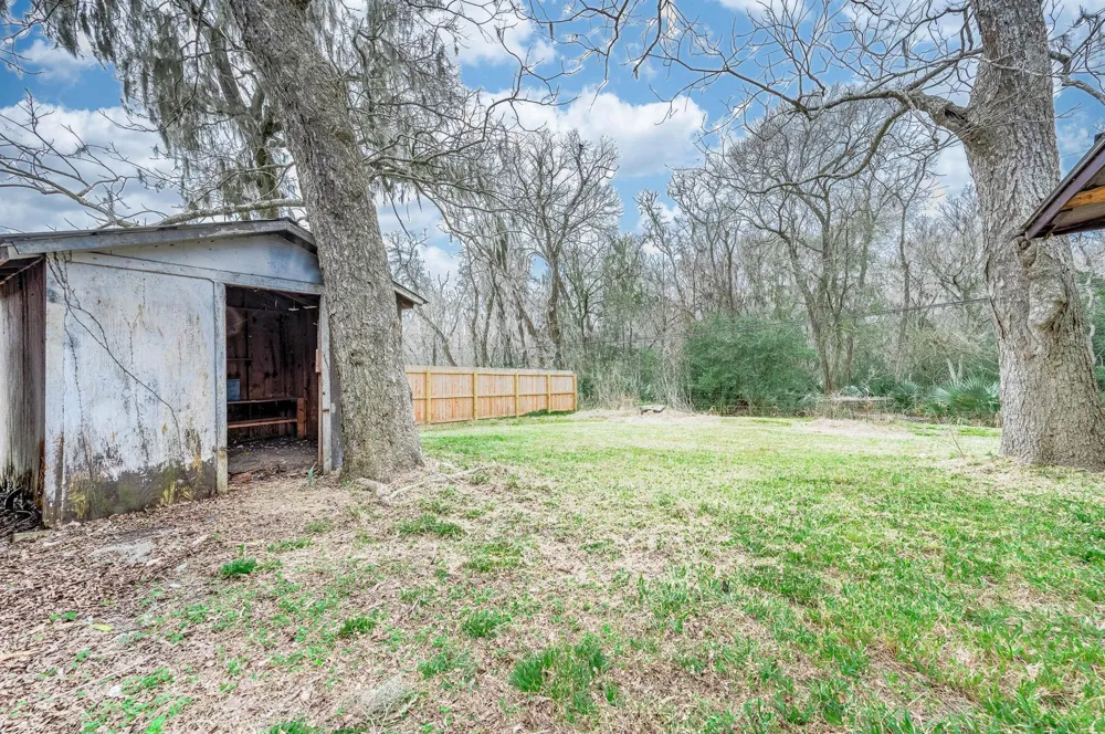 1431 County Road 934 Sweeny, TX 77480