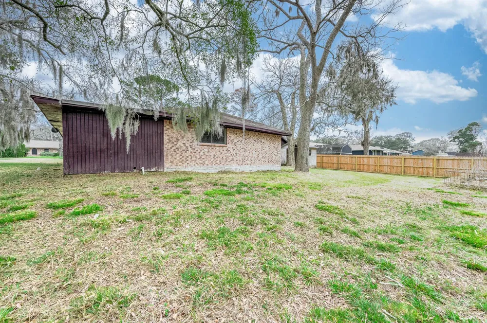 1431 County Road 934 Sweeny, TX 77480