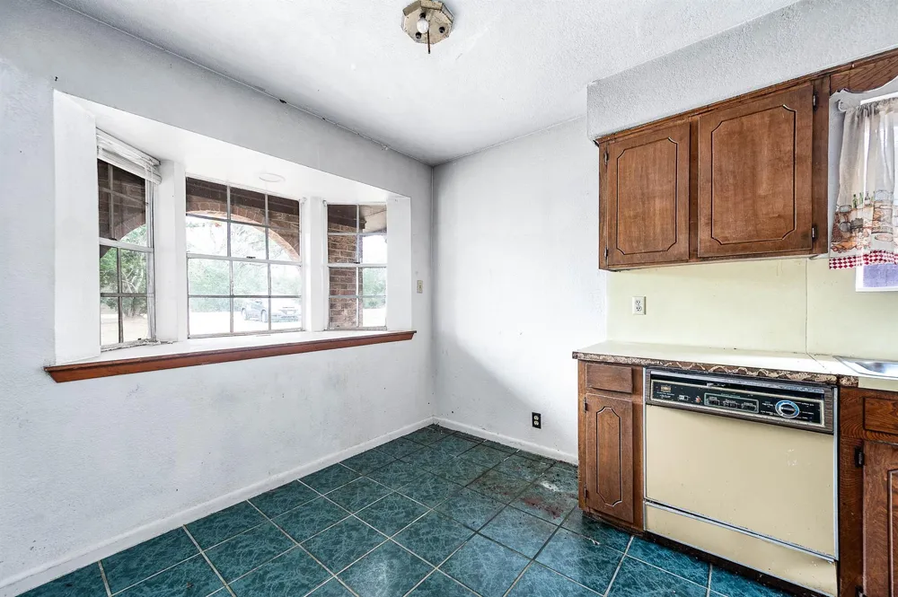 1431 County Road 934 Sweeny, TX 77480