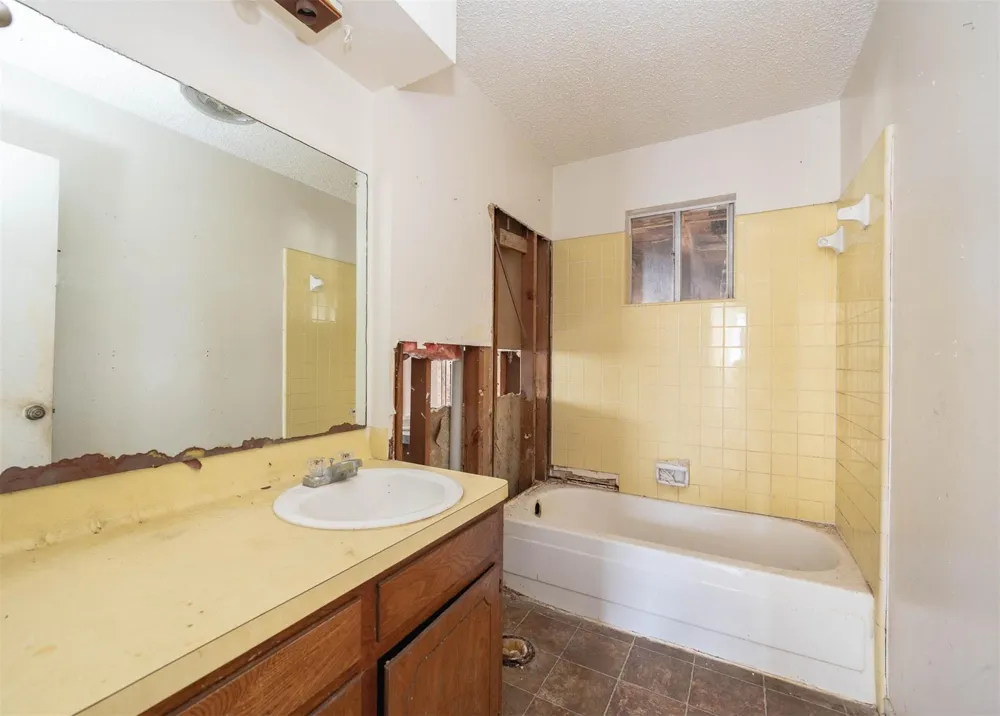 1431 County Road 934 Sweeny, TX 77480