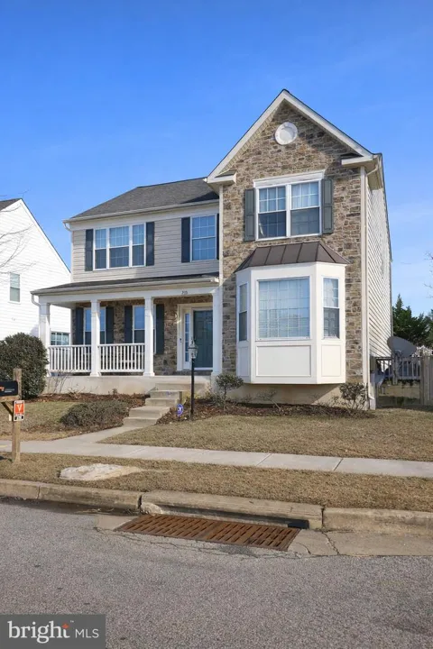 215 SEAMASTER ROAD