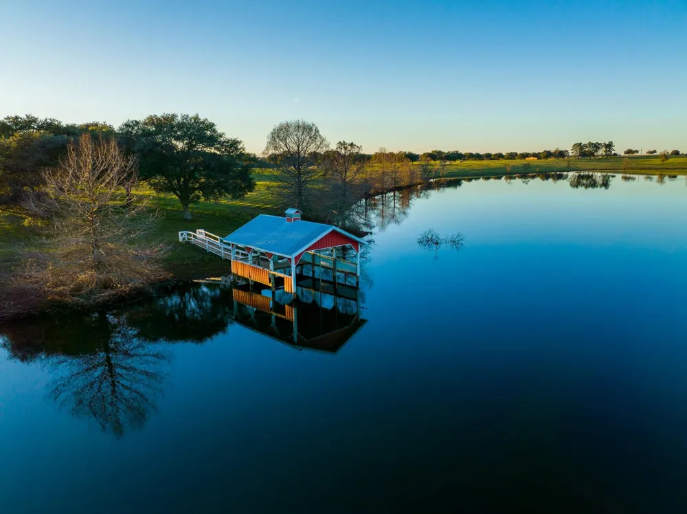 29 E Lakeland Court Hillister, TX 77624
