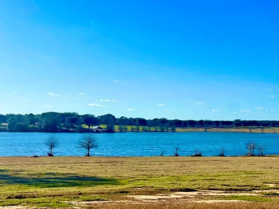 29 E Lakeland Court Hillister, TX 77624