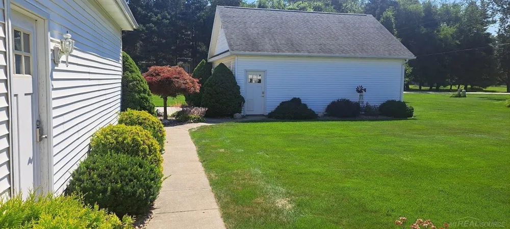 404 Whitetail Lane Watertown Township, MI 48471