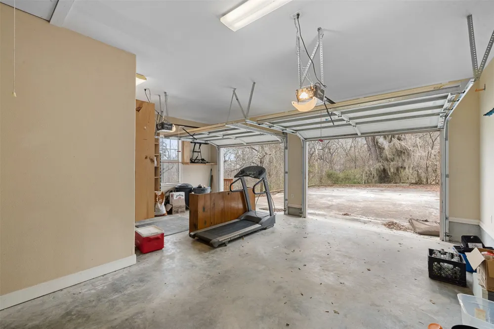 601 Country Club Court La Grange, TX 78945