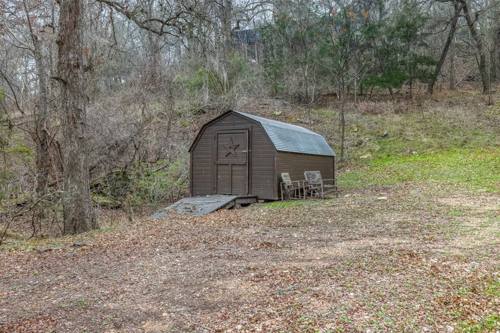 601 Country Club Court La Grange, TX 78945