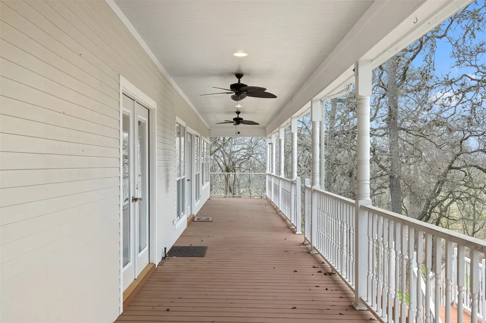601 Country Club Court La Grange, TX 78945
