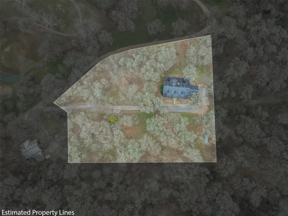 601 Country Club Court La Grange, TX 78945