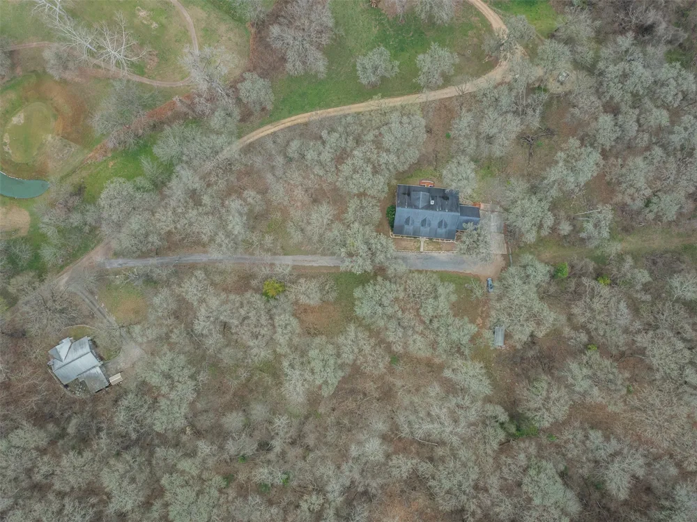 601 Country Club Court La Grange, TX 78945