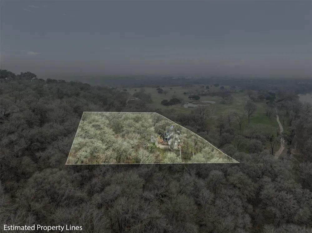 601 Country Club Court La Grange, TX 78945