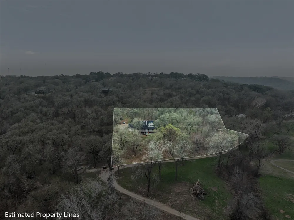 601 Country Club Court La Grange, TX 78945