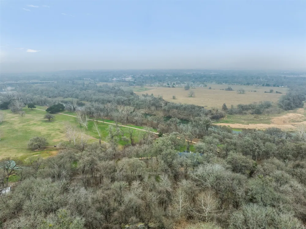 601 Country Club Court La Grange, TX 78945