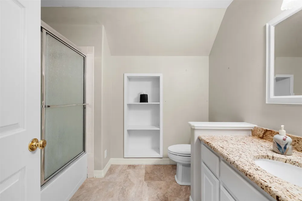 601 Country Club Court La Grange, TX 78945