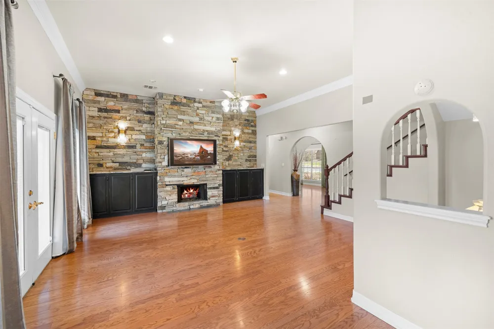 601 Country Club Court La Grange, TX 78945