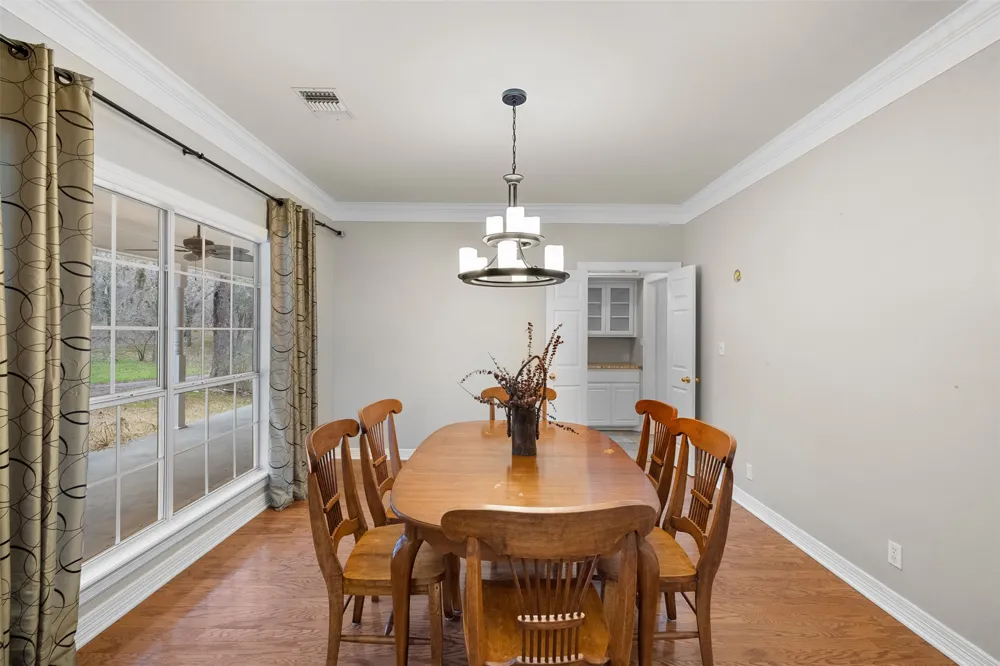 601 Country Club Court La Grange, TX 78945
