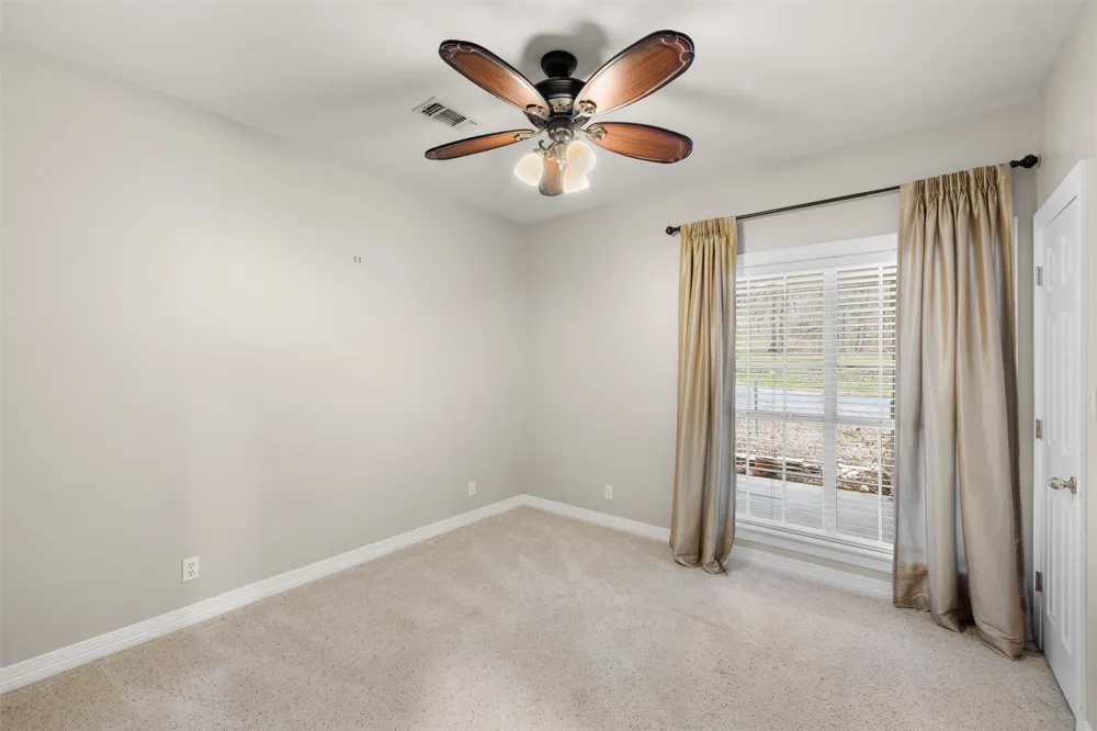 601 Country Club Court La Grange, TX 78945