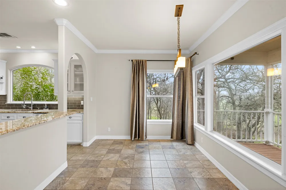601 Country Club Court La Grange, TX 78945