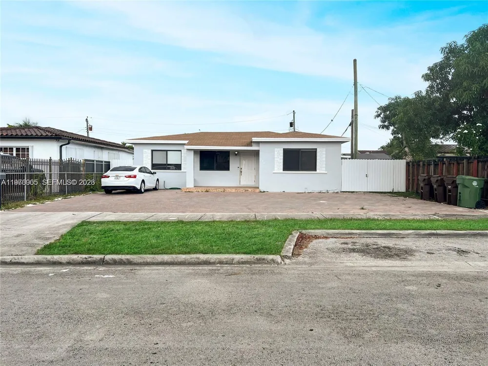 221 W 31st St Hialeah, FL 33012
