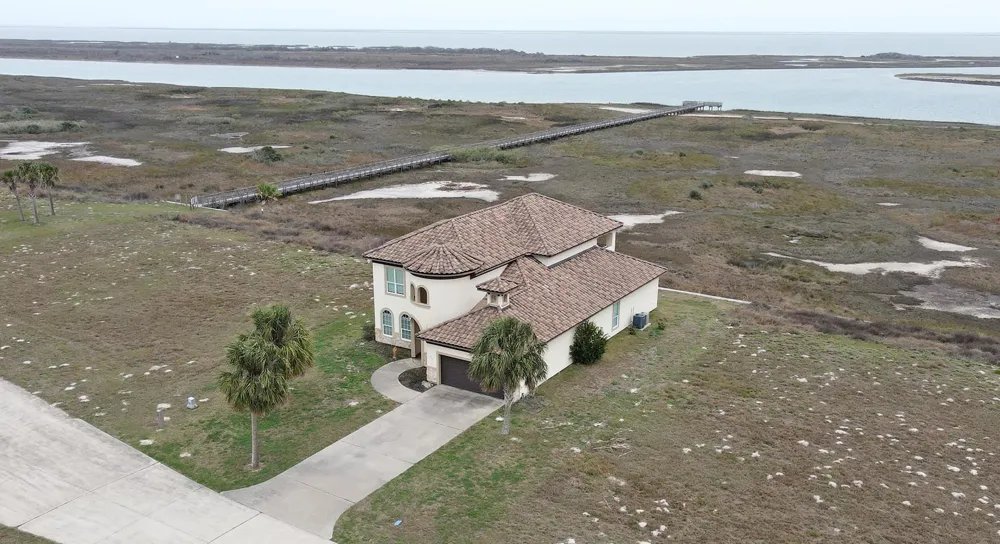 591 E Burgundy Bay Port O Connor, TX 77982