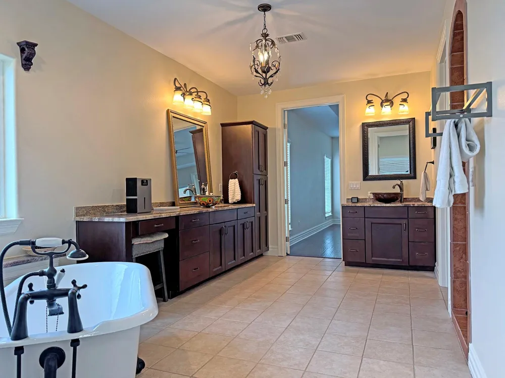 591 E Burgundy Bay Port O Connor, TX 77982