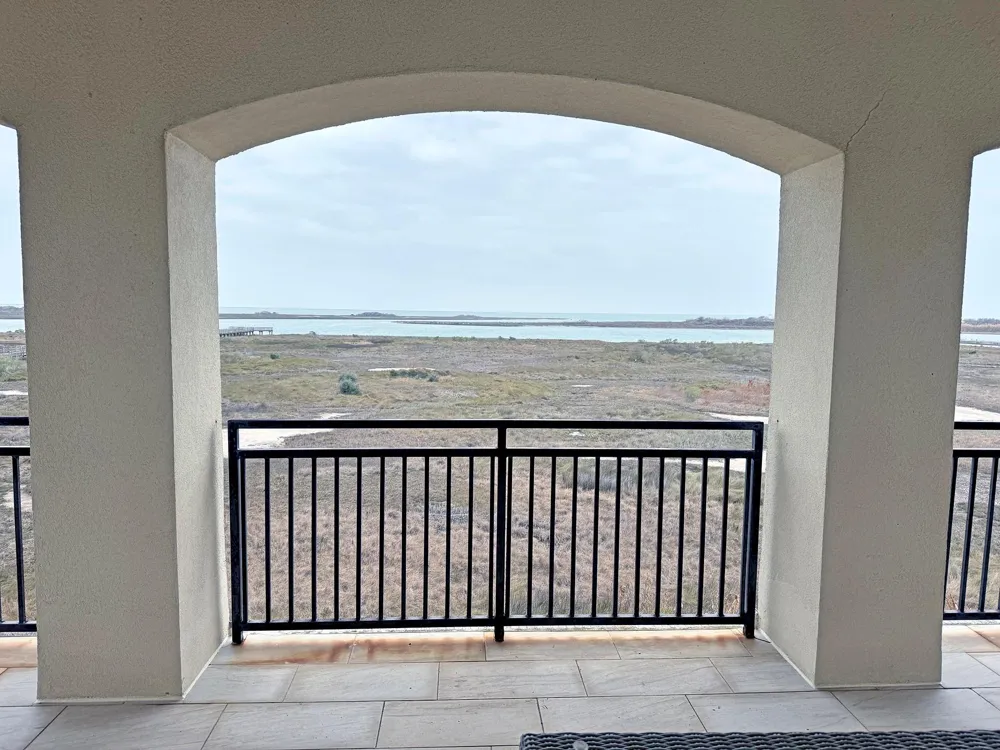 591 E Burgundy Bay Port O Connor, TX 77982