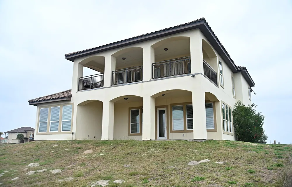 591 E Burgundy Bay Port O Connor, TX 77982