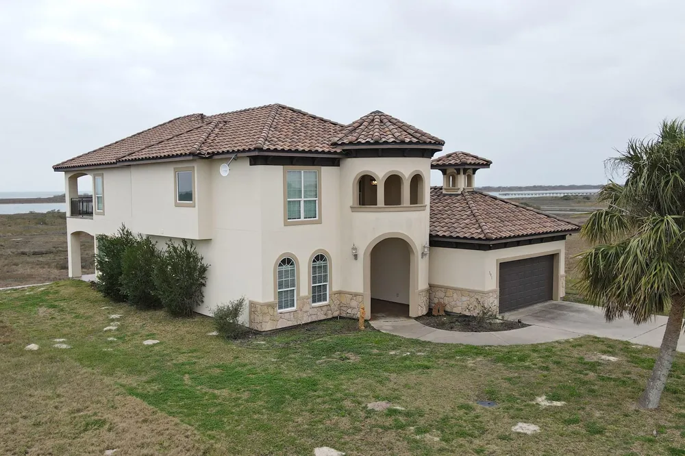 591 E Burgundy Bay Port O Connor, TX 77982