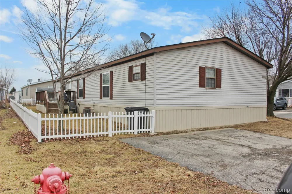 2351 Hiddenview Drive Berlin Charter Township, MI 48166