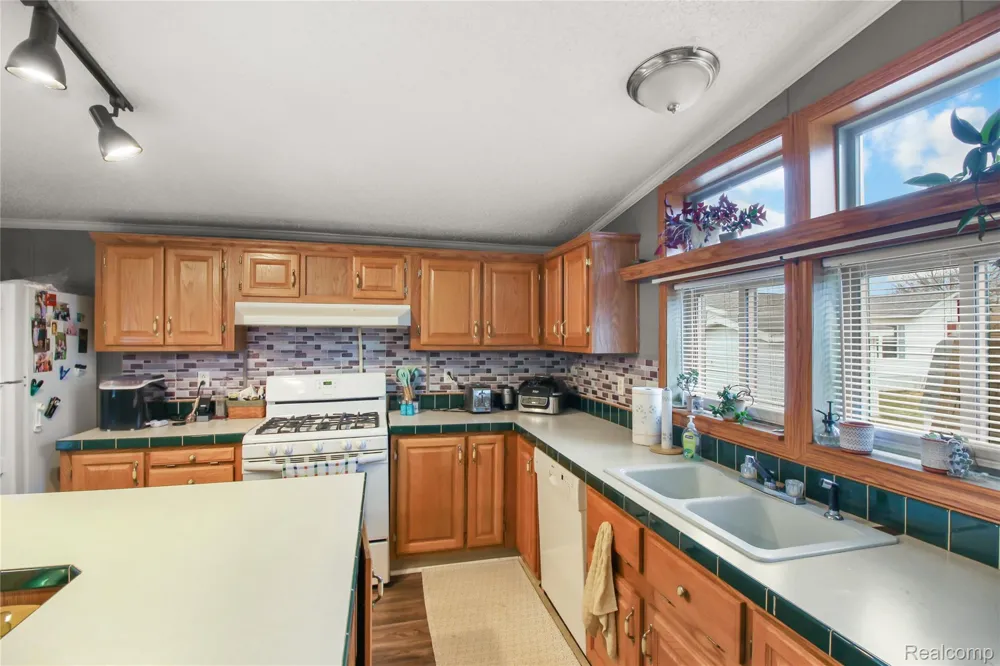 2351 Hiddenview Drive Berlin Charter Township, MI 48166