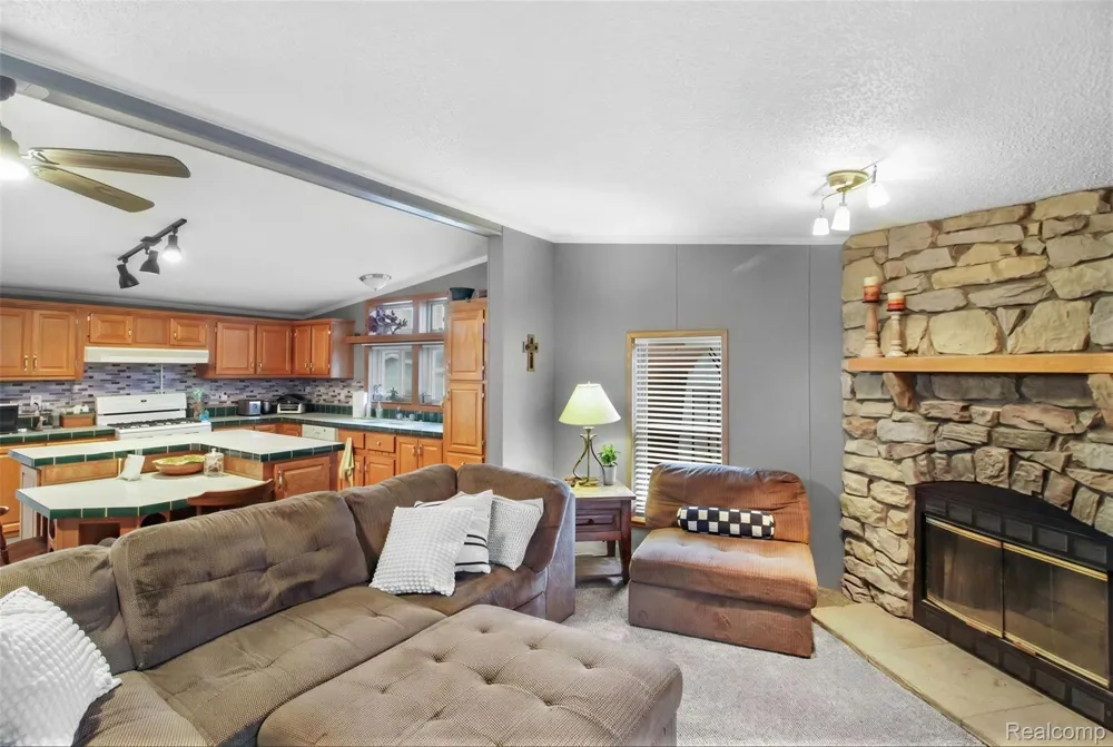 2351 Hiddenview Drive Berlin Charter Township, MI 48166