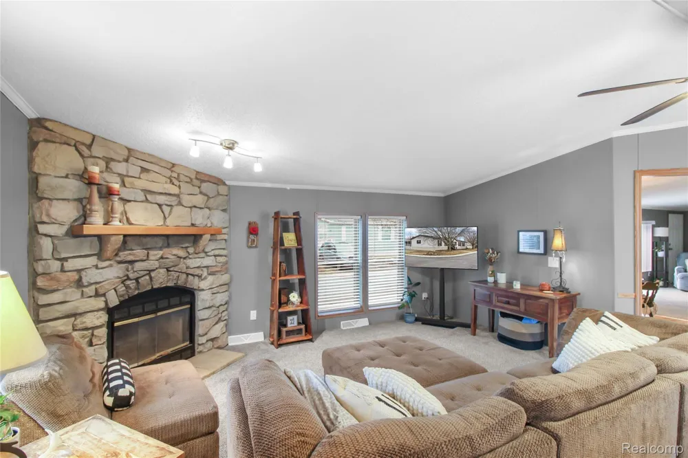 2351 Hiddenview Drive Berlin Charter Township, MI 48166