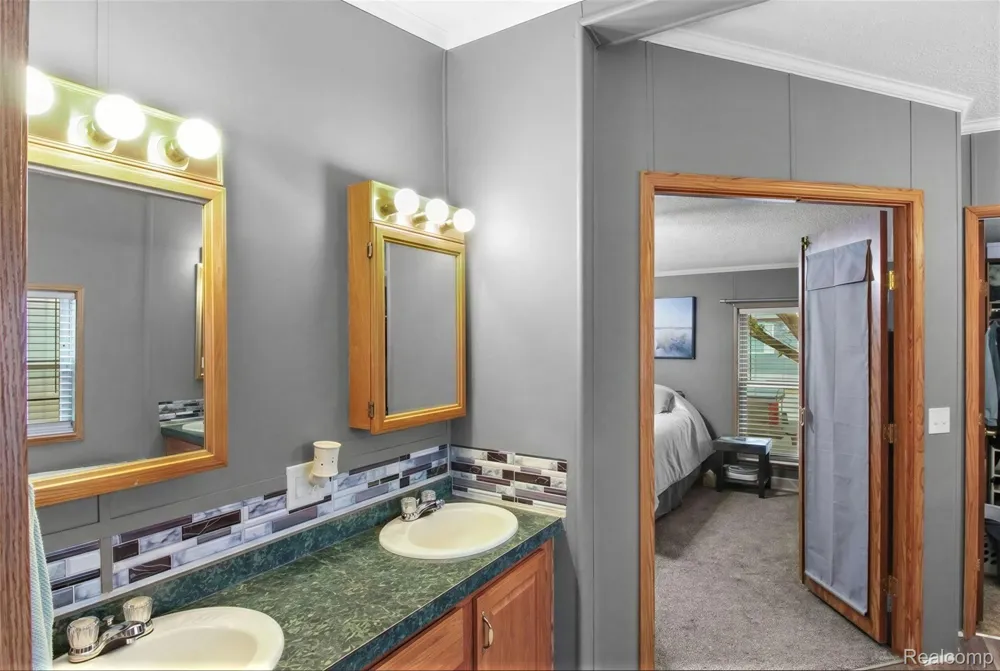 2351 Hiddenview Drive Berlin Charter Township, MI 48166