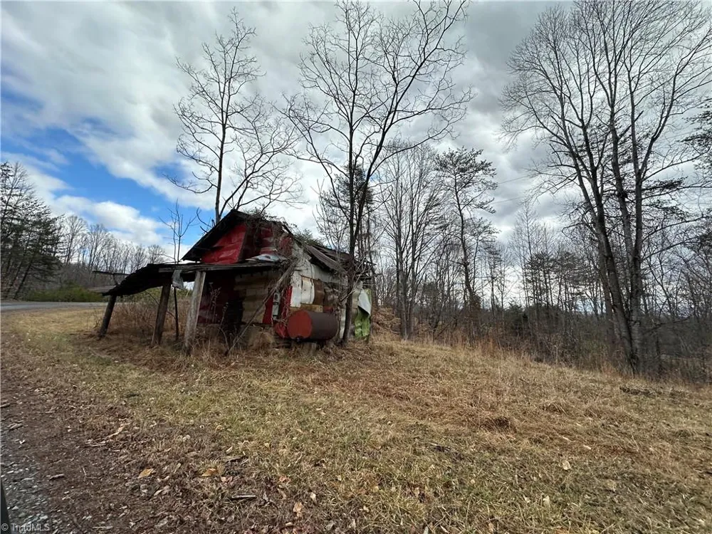 1324 Hardie Mabe Road Danbury, NC 27016