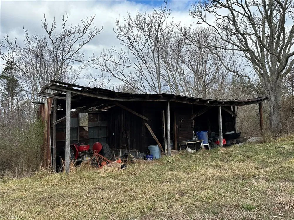 1324 Hardie Mabe Road Danbury, NC 27016