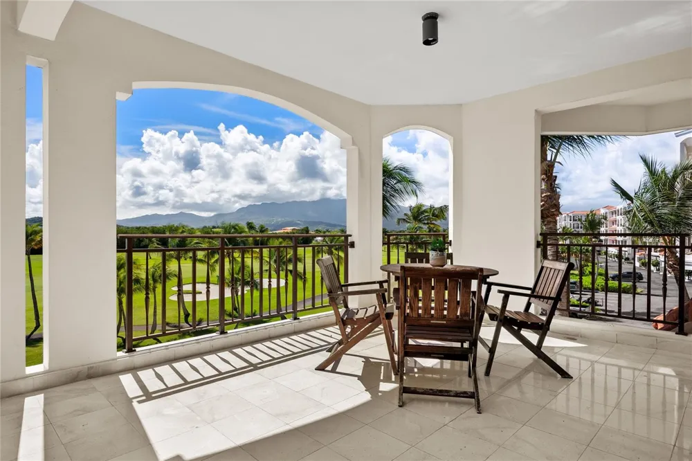 400 COCO BEACH BVL #302B Rio Grande, PR 00721