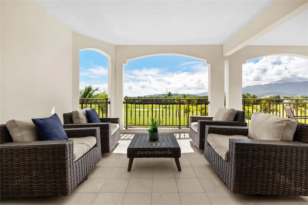 400 COCO BEACH BVL #302B Rio Grande, PR 00721