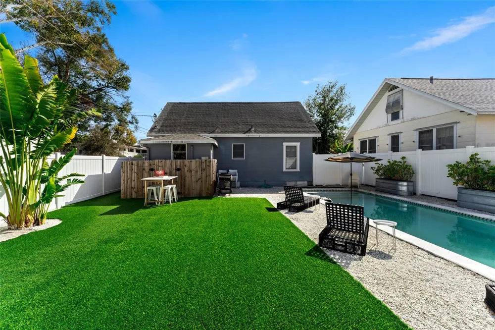 783 30TH AVENUE St Petersburg, FL 33704