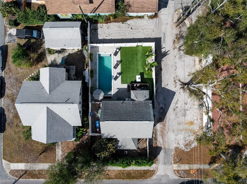 783 30TH AVENUE St Petersburg, FL 33704