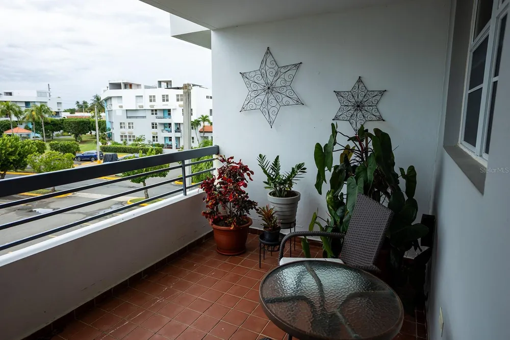 686 PUERTO NUEVO #364 Vega Baja, PR 00693