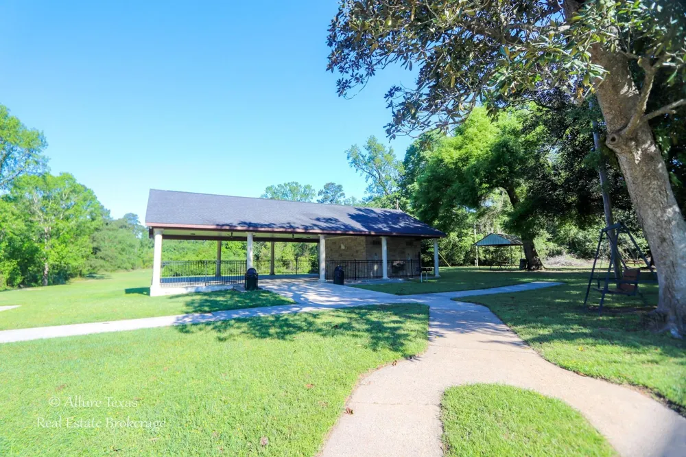 41 Artesian Way Roman Forest, TX 77357