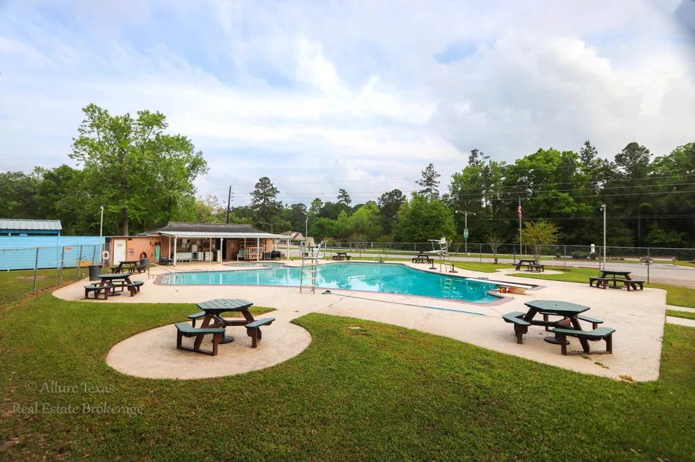 41 Artesian Way Roman Forest, TX 77357