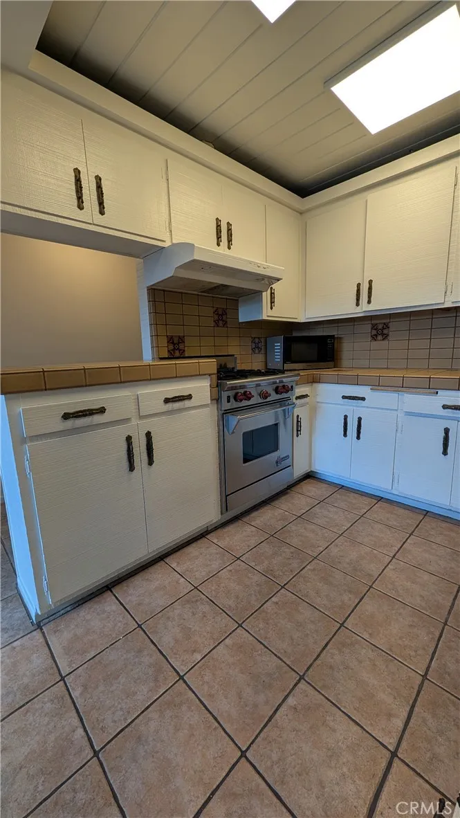 546 Griswold Avenue San Fernando, CA 91340