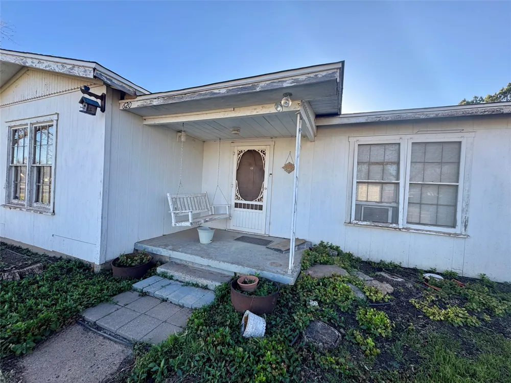 620 5th Street Hawley, TX 79525