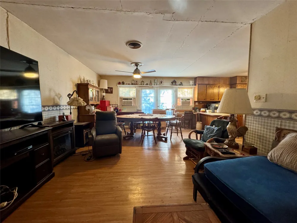 620 5th Street Hawley, TX 79525