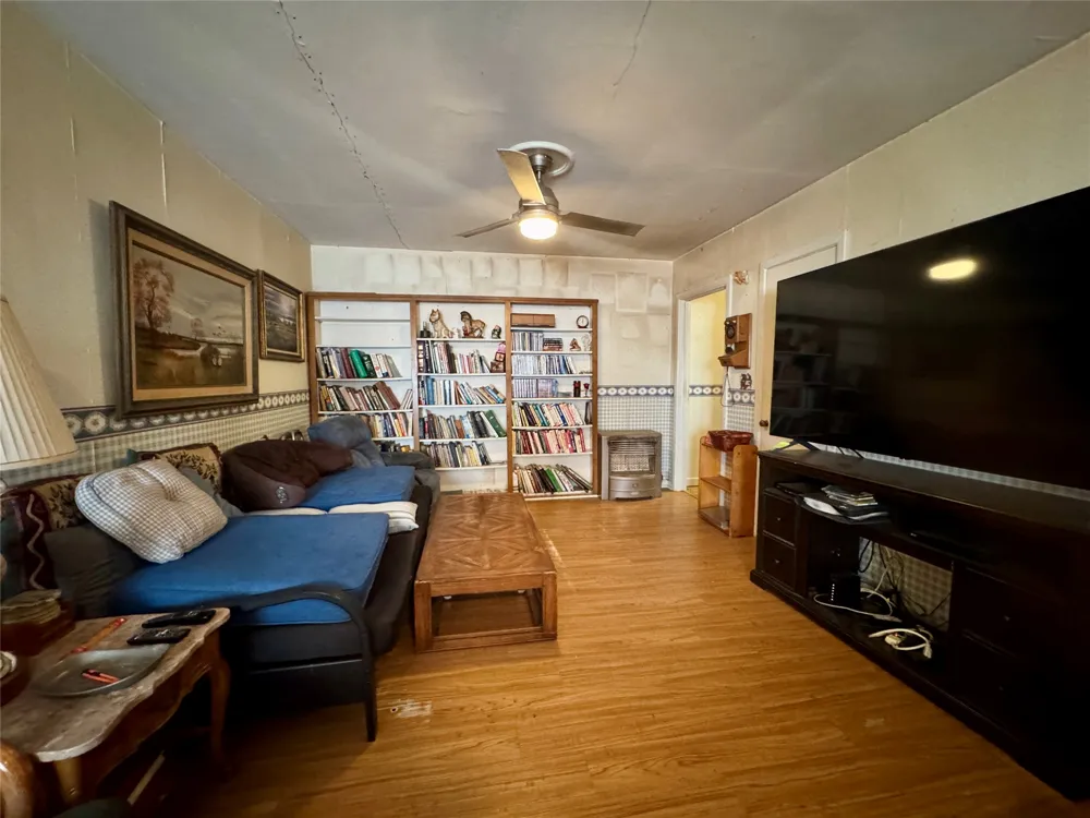 620 5th Street Hawley, TX 79525