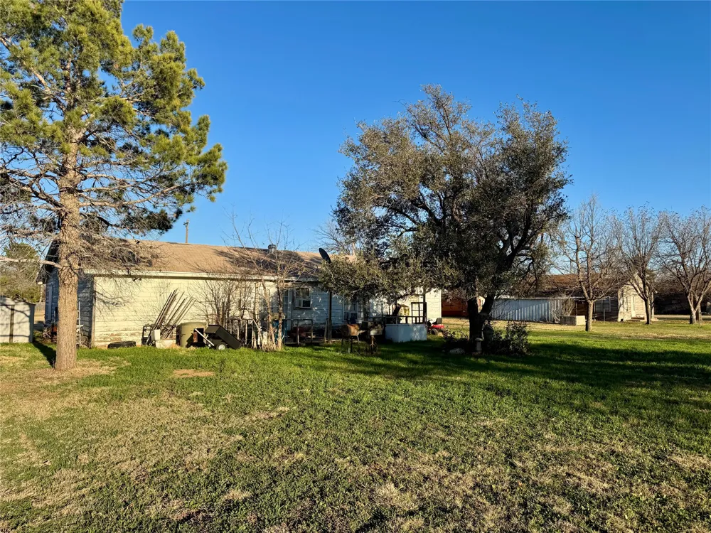 620 5th Street Hawley, TX 79525