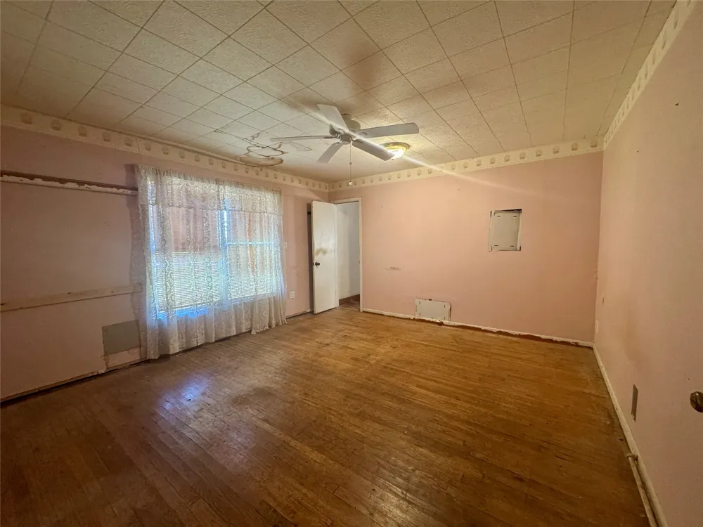 620 5th Street Hawley, TX 79525