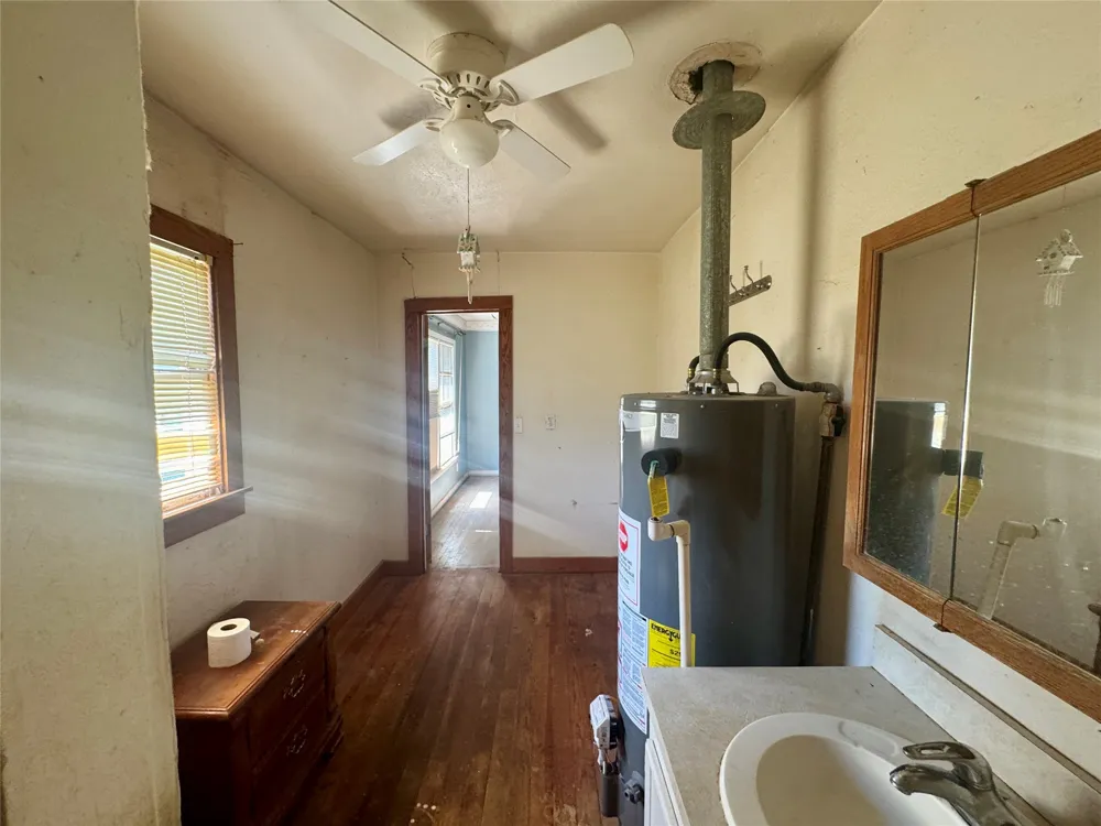 620 5th Street Hawley, TX 79525